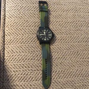 Men’s Fossil watch with camouflage band